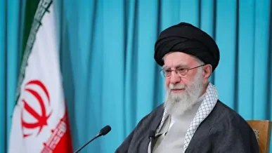 قابی ماندگار از حضور رهبر شهید انقلاب در شاهچراغ