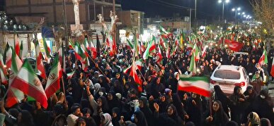 مردم شهرکرد گل دیگری در بوستان وطن کاشتند + فیلم