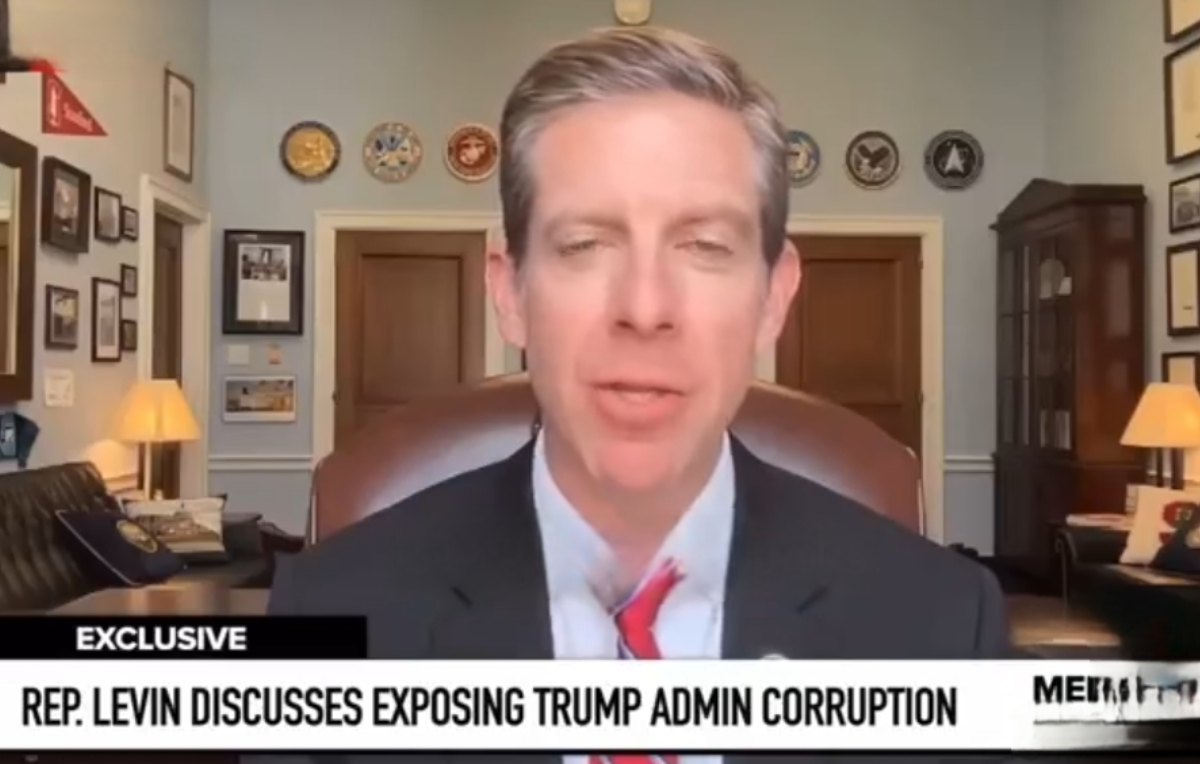 افشای نماینده کالیفرنیا درباره بازار نفتی