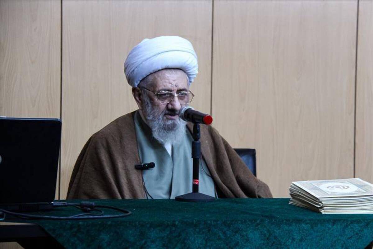 ملت ایران با تبعیت کامل از رهبر معظم انقلاب، متجاوز جنایتکار را پشیمان خواهد کرد