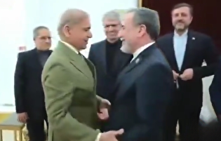 دیدار عراقچی با نخست وزیر پاکستان