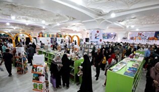 نمایشگاه کتاب در میادین اصلی شهر یا در خیابان انقلاب برپا شود