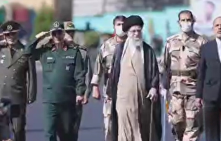 تصاویری از سان‌دیدن رهبر شهید انقلاب اسلامی در مراسم دانش‌آموختگی نیرو‌های مسلح