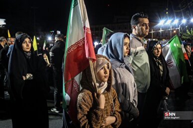 اینجا چهارراه نبرد در شرق تهران است، جایی که ۵۶ شب متوالی مردم ندای انتقام را فریاد زدند + فیلم