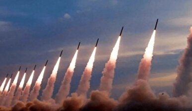 استاد دانشگاه کلمبیا: همه فهمیدند که هر نقطه‌ای از حوزه خلیج فارس زیر آتش ایران است + فیلم