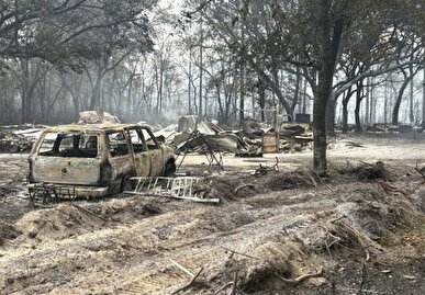 آتش‌سوزی‌های گسترده در جورجیا بیش از ۱۲۰ خانه را خاکستر کرد