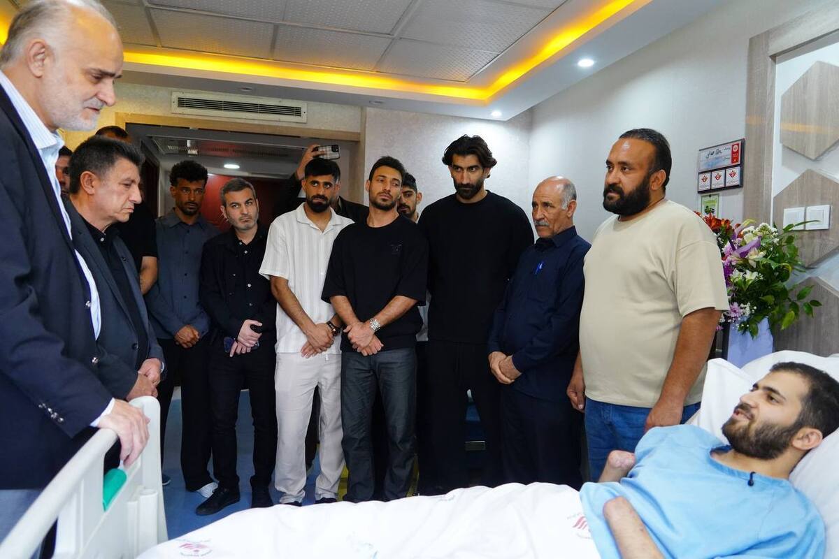 پیراهن تیم ملی هدیه&zwnj;ی &laquo;فرزندان ایران&raquo; به &laquo;جانباز بزرگ ایران&raquo;