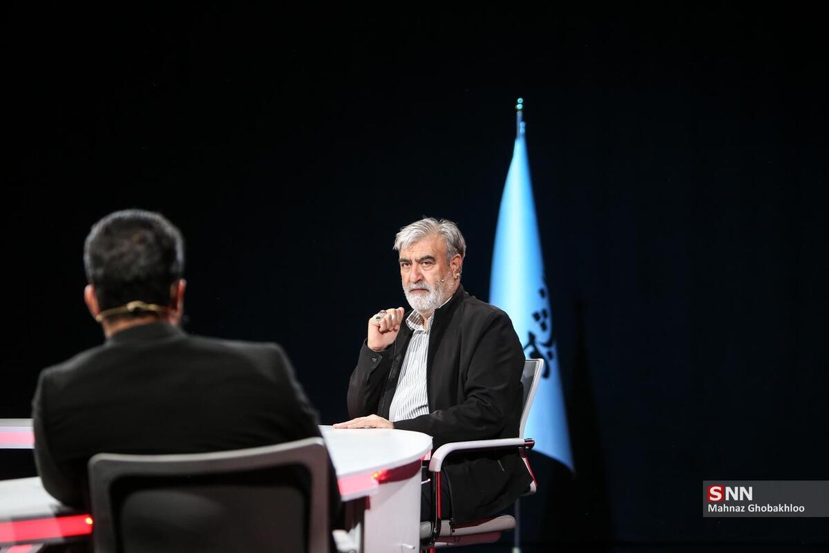 عزیزی: امروز هیچکس در داخل نیست که بگوید «چرا شما نرفتید مذاکره کنید، اگر رفته بودید جنگ نمی‌شد» + فیلم