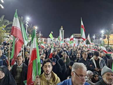 میدان داری مردم رشت در پنجاه و هفتمین شب از قرارهای شبانه/طنین شعار فرمان بده تو فرمان حکم آنچه تو فرمایی+فیلم