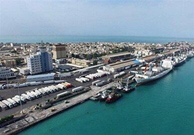 ارائه خدمات گمرکی زیر بمباران دشمن در بوشهر