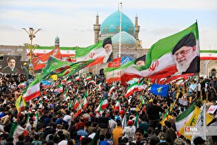 «مشت گره کرده» اجتماع نوجوانان در حرم مطهر رضوی