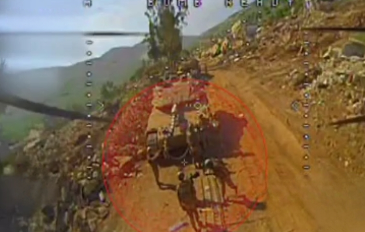 لحظه هدف قرار گرفتن تجمع سربازان ارتش اشغالگر در جنوب لبنان