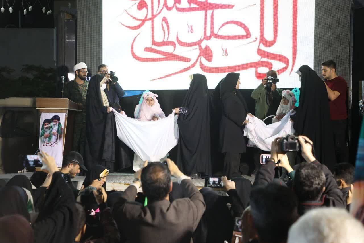 رسم ایستادگی و عطر گل محمدی؛ حماسه&zwnj;آفرینان سمنانی در شب&zwnj;های اقتدار، لبیک&zwnj;گویان به رهبر انقلاب و خونخواه رئیس&zwnj;جمهور شهید+ تصاویر