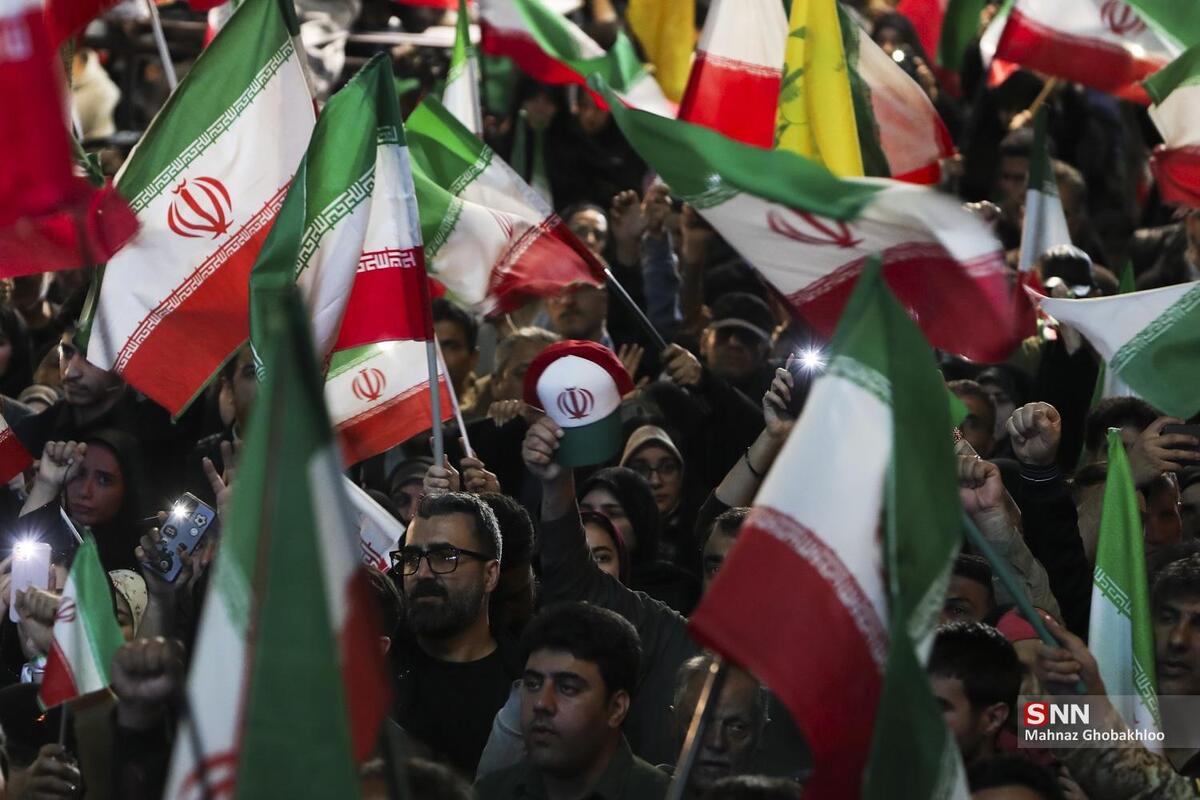 خروش تماشایی مردم ایران به شب پنجاه و  هشتم رسید + فیلم