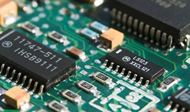 رویترز: جنگ علیه ایران، تأمین حیاتی‌ترین قطعۀ دنیای الکترونیک را مختل کرد