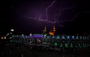 تصاویر زیبا از رعد و برق دیشب بر فراز حرم حضرت عباس (ع) در کربلای معلی