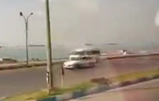 نمایی جالب از کشتی‌های به صف شده، پشت تنگه هرمز