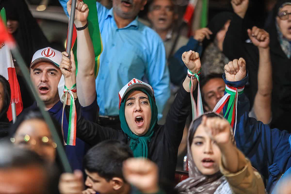 پنجاه‌وهشتمین شب حضور مردم در خیابان | اینجا مشهد است؛ غریو غرور و شکوه (۷ اردیبهشت ۱۴۰۵)