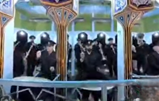 نقاره‌زنی شب میلاد امام رضا (ع)