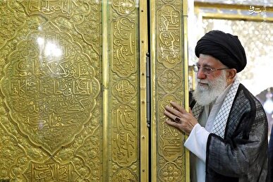 از آستان تا بهشت؛ الّلهُمَّ صَلَّ عَلی وَلیِّکَ عَلیِّ بن موسی‌الرضا / لحظات به یادماندنی از رهبر شهید و رئیس جمهور شهید در بارگاه رضوی+فیلم