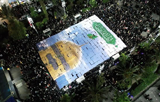 اجرای خیره کننده طرح پازلِ عظیم حرم امام رضا (ع) در رشت