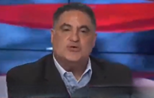 ما برای اسرائیل مثل یک قلک احمق هستیم و اگر به آنها کمک نکنیم محکوم میشویم به یهود ستیزی