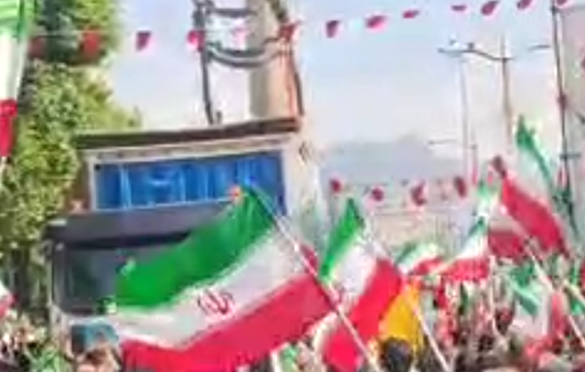 در سایه‌سارِ پرچمِ رضا (ع)؛ بر مدارِ اقتدار