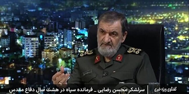 سرلشکر محسن رضایی: آتش‌بس‌های مقطعی ترامپ برای تجدید قواست / اگر باز حمله کند گوش او را میبریم و در دریای عمان خواهیم انداخت + فیلم