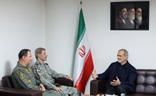 پزشکیان: ارتش جمهوری اسلامی ایران با آمادگی عملیاتی بالا اقتدار دفاعی کشور را به نمایش گذاشت/انسجام ملی و اقتدار نیروهای مسلح مهم‌ترین پشتوانه امنیت کشور است