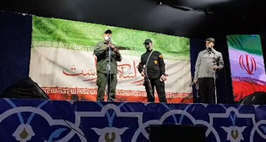 مشق رزم و سلاح‌شناسی؛ این‌بار زیر باران تجمع مردمی رشت +فیلم