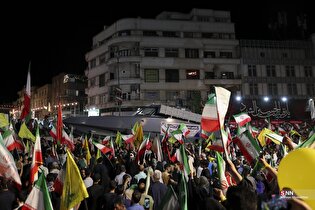 رونمایی از شناور تندرو ۲۷ رجب در میدان انقلاب اسلامی