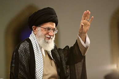 تو را کشتند و آغشتند با خون حیرت ما را 