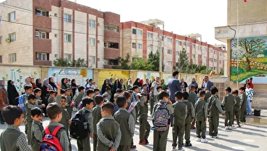ثبت‌نام در مدارس دولتی هزینه ندارد