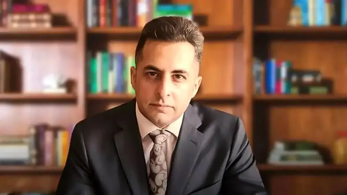 حقوقدان بین الملل: عادت ایالات متحده به اینکه از یک سو وعده لغو تحریم&zwnj;ها را بدهد و از سوی دیگر تحریم&zwnj;های جدیدی اعمال کند، نشان&zwnj; دهنده نبودِ جدیت واقعی در رویکرد آن است