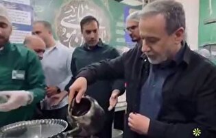 وزیر امورخارجه مهمان چایخانه امام رضا (ع)