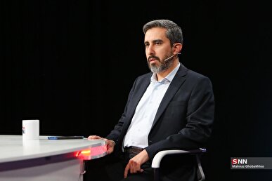 صالحی: آقای زیباکلام جنایت میناب توسط آمریکا نیز شما را به بازنگری و تأمل وادار نکرد؟ + فیلم
