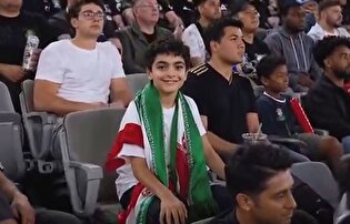 تصویرسازی از حضور «ماکان نصیری» در میان تماشاگران دیدار ایران و نیوزیلند