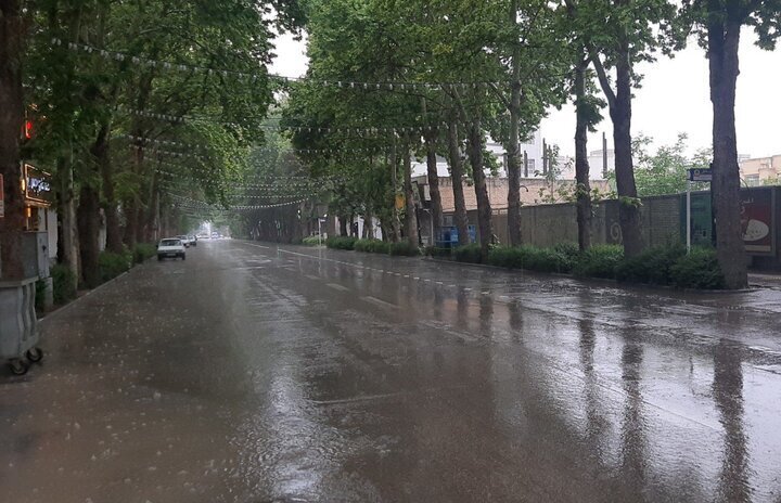 بارش باران های نسبتا رگباری در زنجان