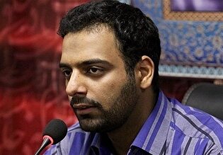 بی هراس از قدرت فرعون‌های دست چندم/ شعرخوانی عرفان‌پور در حضور بقایی + فیلم