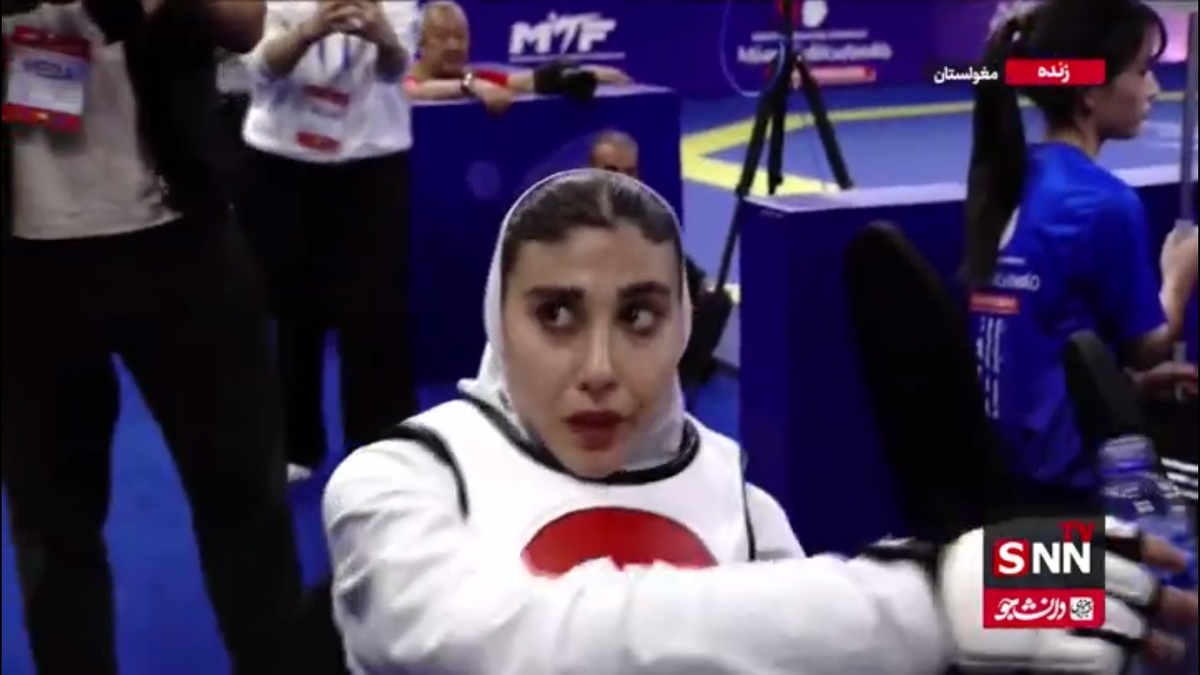 نکات هادی ساعی به ناهید کیانی در فینال ۵۷ کیلوگرم در زمان استراحت