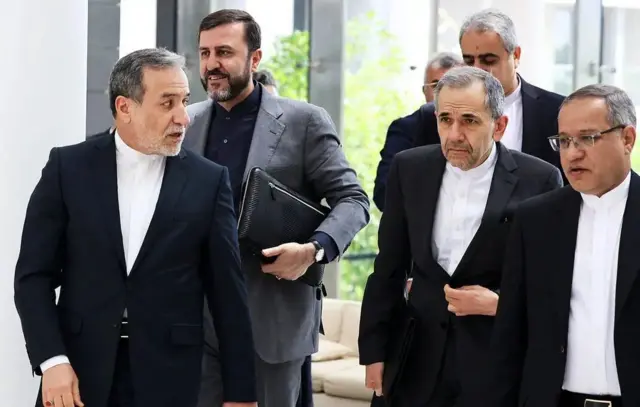 مذاکرات بیپایان ایران و آمریکا؛ توافق خیلی دور و خیلی نزدیک! مذاکرات بیپایان ایران و آمریکا؛ توافق خیلی دور و خیلی نزدیک!