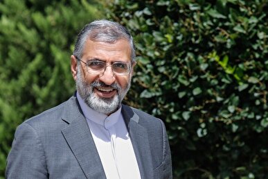 رئیس دفتر شهید رئیسی: نظام حقوقی تنگه هرمز را ما و کشور عمان تعیین خواهیم کرد/پیام‌های ضد و نقیض ترامپ باعث رسوایی او می‌شود + فیلم