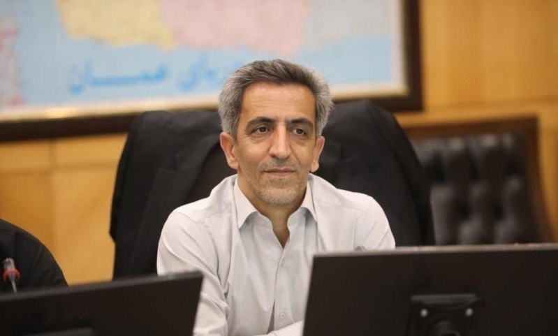 نماینده مردم زنجان: شهرداری در ارائه خدمات شهری و در تکریم کارکنان سرآمد باشد