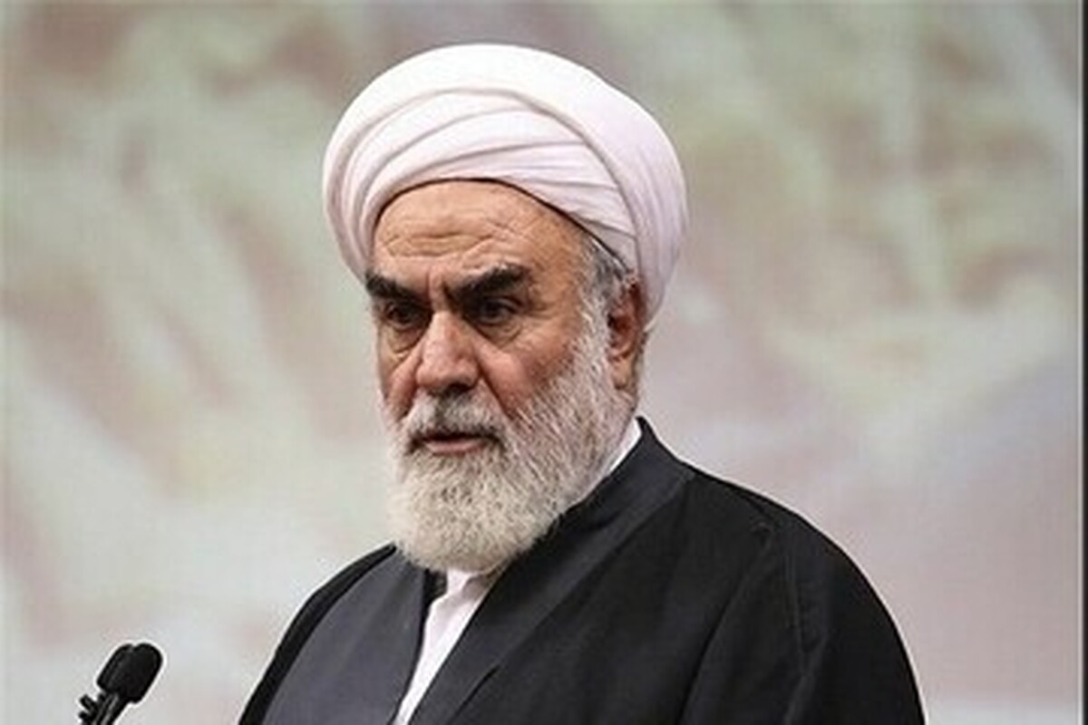 رهبر شهید انقلاب حافظه&zwnj;ای بسیار قوی داشتند و یک رِجالی کم&zwnj;نظیر بودند /  آقا گفتند من و خانواده&zwnj;ام ان&zwnj;شاءالله همه با هم شهید می&zwnj;شویم + فیلم