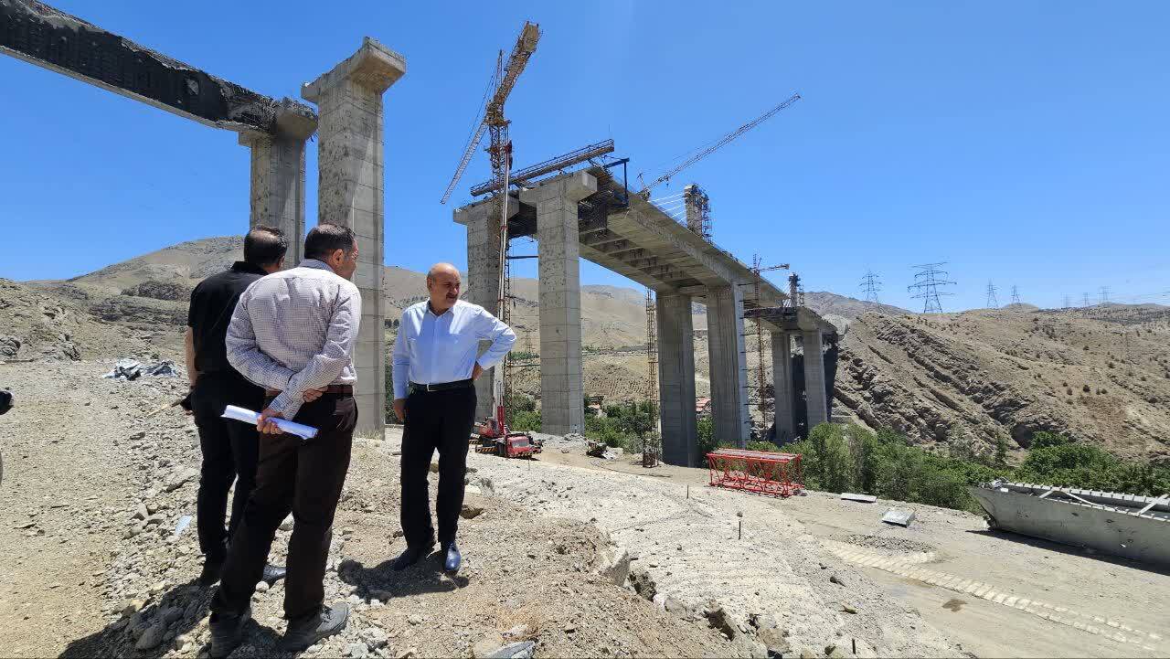 احداث مسیر جایگزین در کنار پل در حال بازسازی البرز