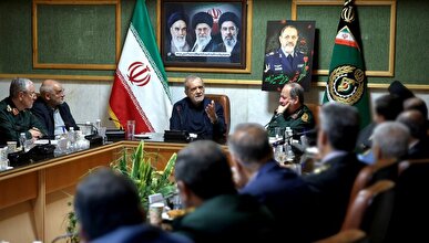 پزشکیان: اقتدار دفاعی کشور مرهون مجاهدت و آمادگی نیرو‌های مسلح است