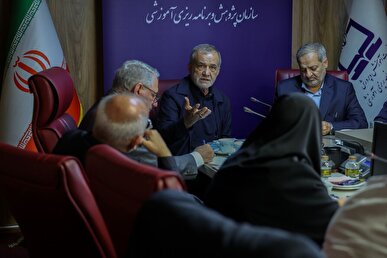پزشکیان: نباید به بهانه جنگ، کشور را در وضعیت نیمه تعطیل قرار دهیم/ بستر مناسب برای برگزاری حضوری امتحانات فراهم شود
