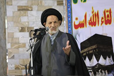 امام جمعه بیرجند: تمام کفر امروز با تمام دین درگیر است/ گذر زمان پیروزی اسلام را نوید می‌دهد
