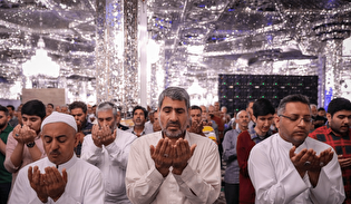 نماز باشکوه عید قربان در حرم مطهر امام رضا (ع) + فیلم