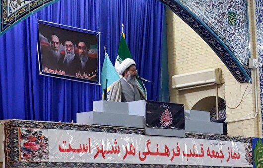 تبیین فراز‌هایی از پیام‌های حکیمانه رهبر انقلاب در نمازجمعه زابل
